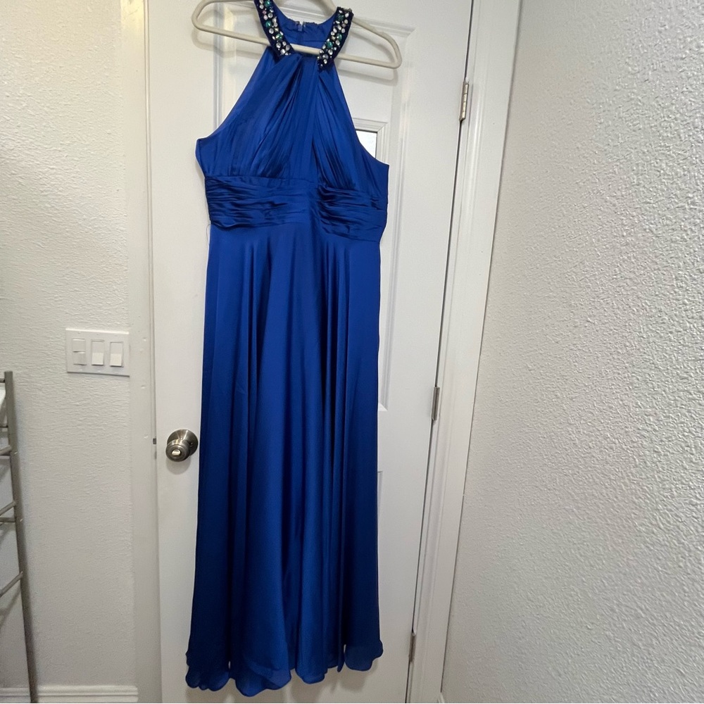 Elegant Blue Halter Dress with Embellished Neckline